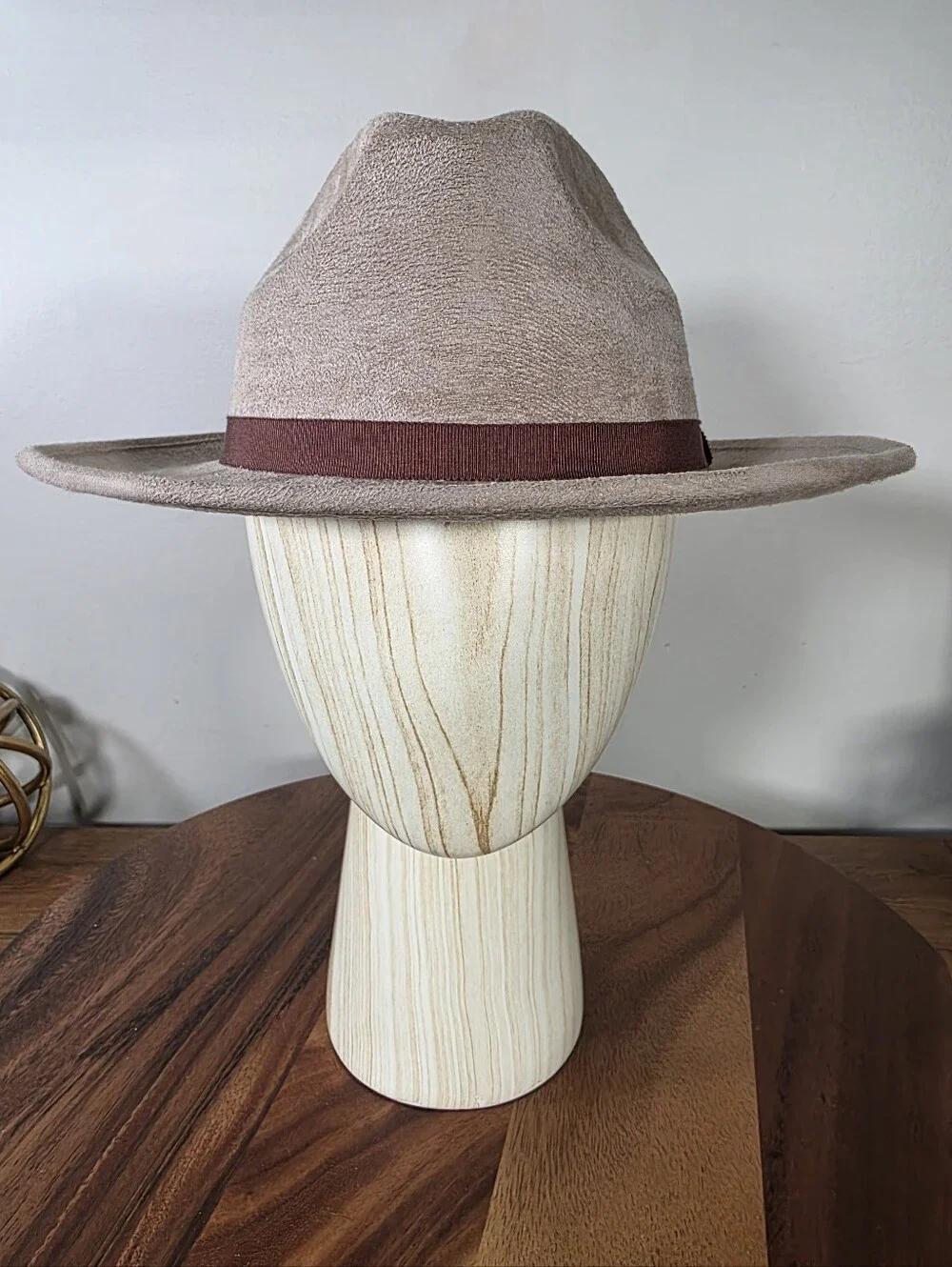NWT Journey Wide Brim Fedora Hat Tan Cream felt Ribbon Accent Size M